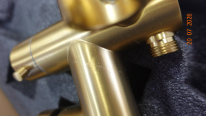 Смеситель для ванны с душем AVS Элегант напольный, брашированное золото 811-412-BG-УЦЕНКА 30% /1 Смеситель для ванны с душем AVS Элегант напольный, брашированное золото 811-412-BG-УЦЕНКА 30% /1